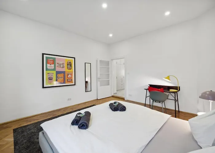 Apartment Big Spacious In *